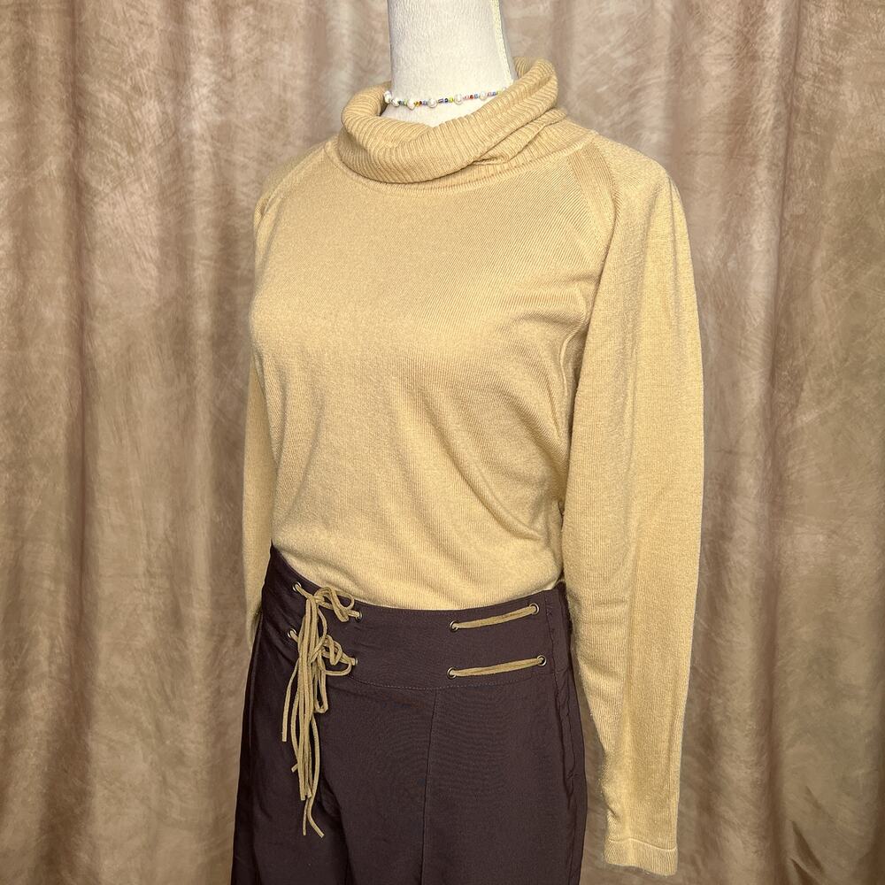 Vintage 60s by Darlene Turtleneck Sweater Tan Lightweight Retro Knit Classic Mod - Picture 3 of 10